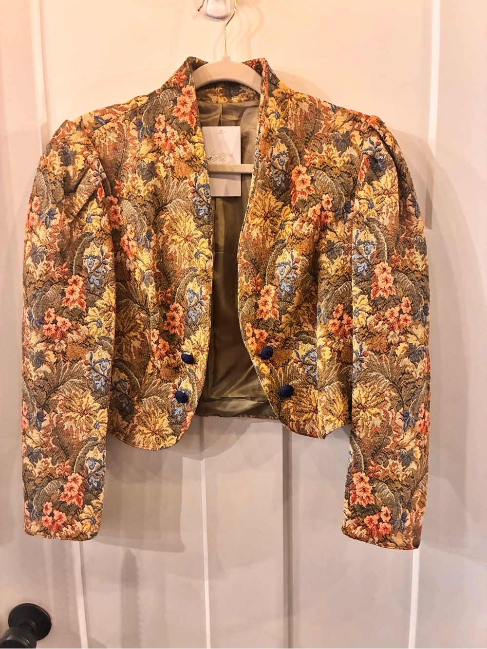 Vintage Rose Dirndl Floral Tapestry Cropped Blazer - Multicolor